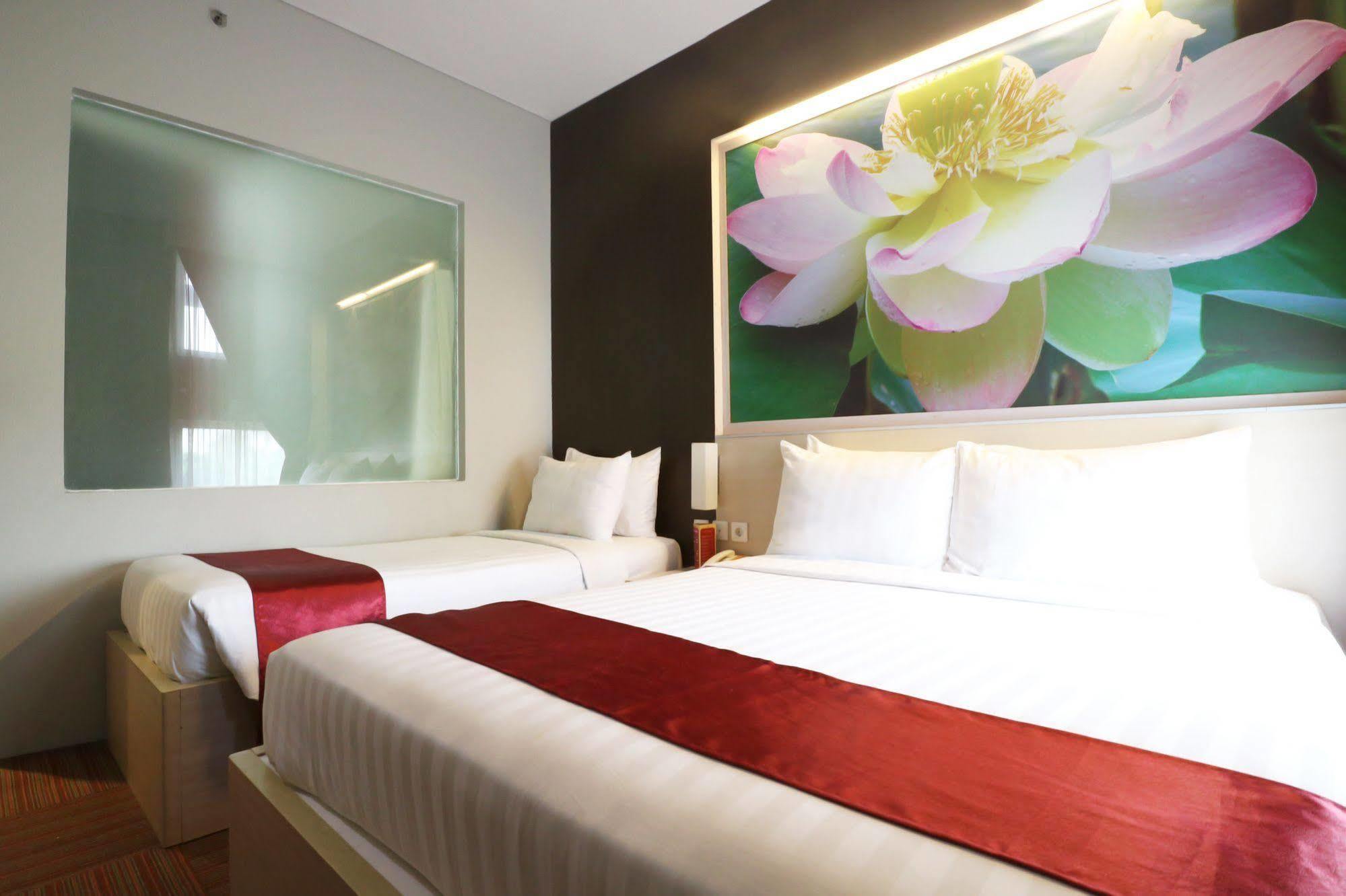 D'Hotel Jakarta Extérieur photo